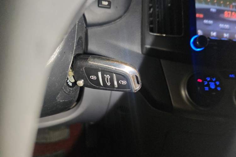 Used Hyundai Celesta 2011 1.6L Automatic Comfort Edition Vehicle Key