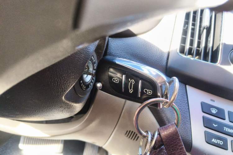 Used Hyundai Celesta 2011 1.6L Automatic Luxury Version Vehicle Key