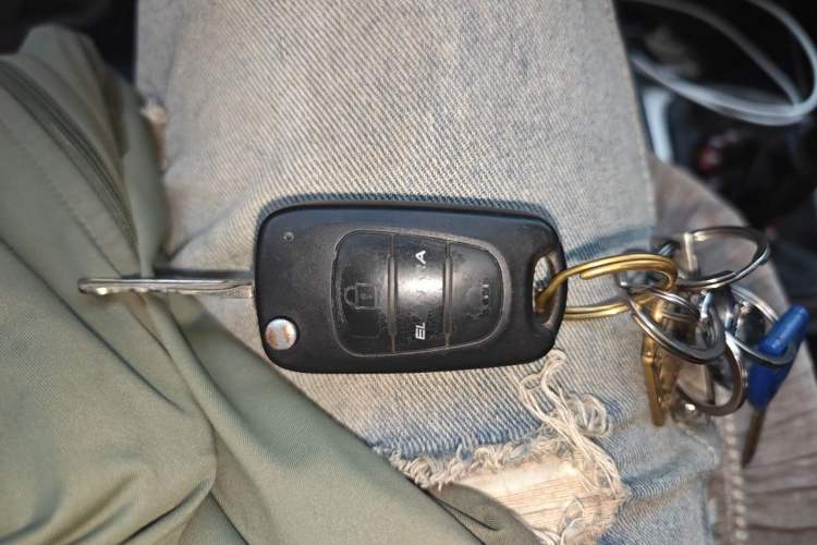 Used Hyundai Celesta 2011 1.6L Manual Comfort Edition Vehicle Key