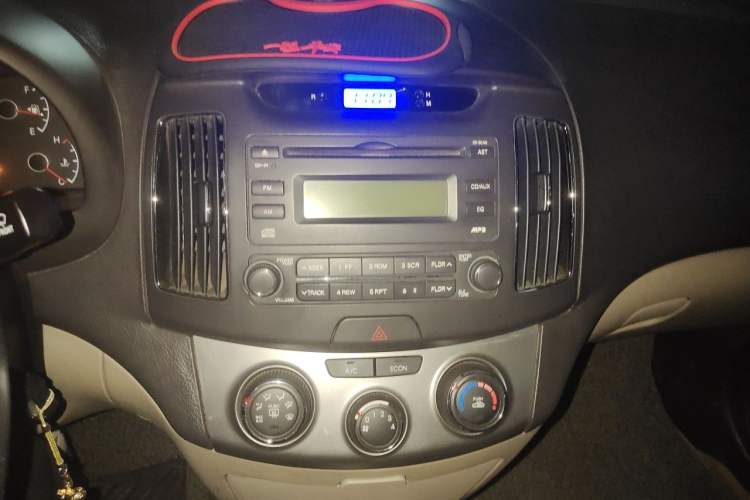 Used Hyundai Celesta 2011 1.6L Automatic Comfort Edition Audio And AC Panel
