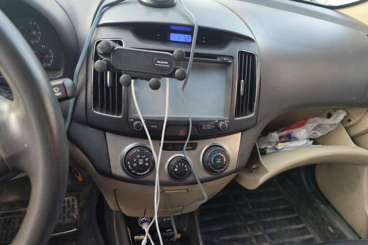 Used Hyundai Celesta 2011 1.6L Manual Luxury Model Audio And AC Panel