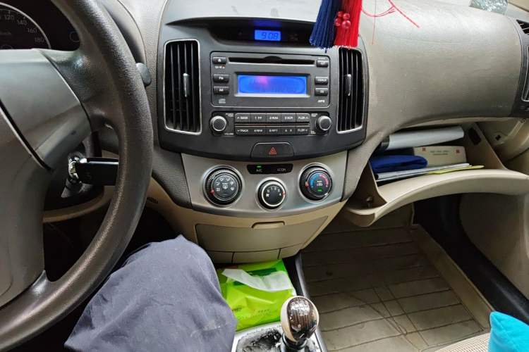 Used Hyundai Celesta 2011 1.6L Manual Comfort Edition Audio And AC Panel