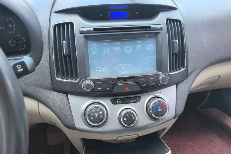 Used Hyundai Celesta 2011 1.6L Automatic Comfort Edition Audio And AC Panel