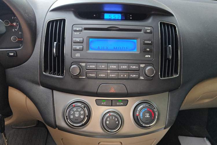 Used Hyundai Celesta 2011 1.6L Automatic Comfort Edition Audio And AC Panel