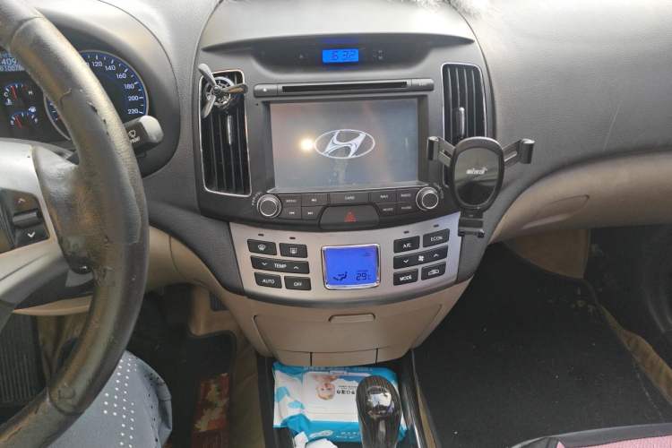 Used Hyundai Celesta 2011 1.6L Automatic Luxury Version Audio And AC Panel