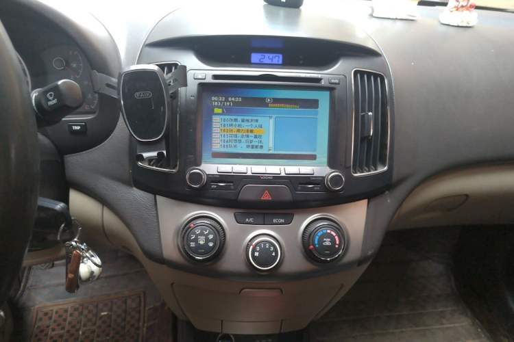 Used Hyundai Celesta 2011 1.6L Manual Comfort Edition Audio And AC Panel
