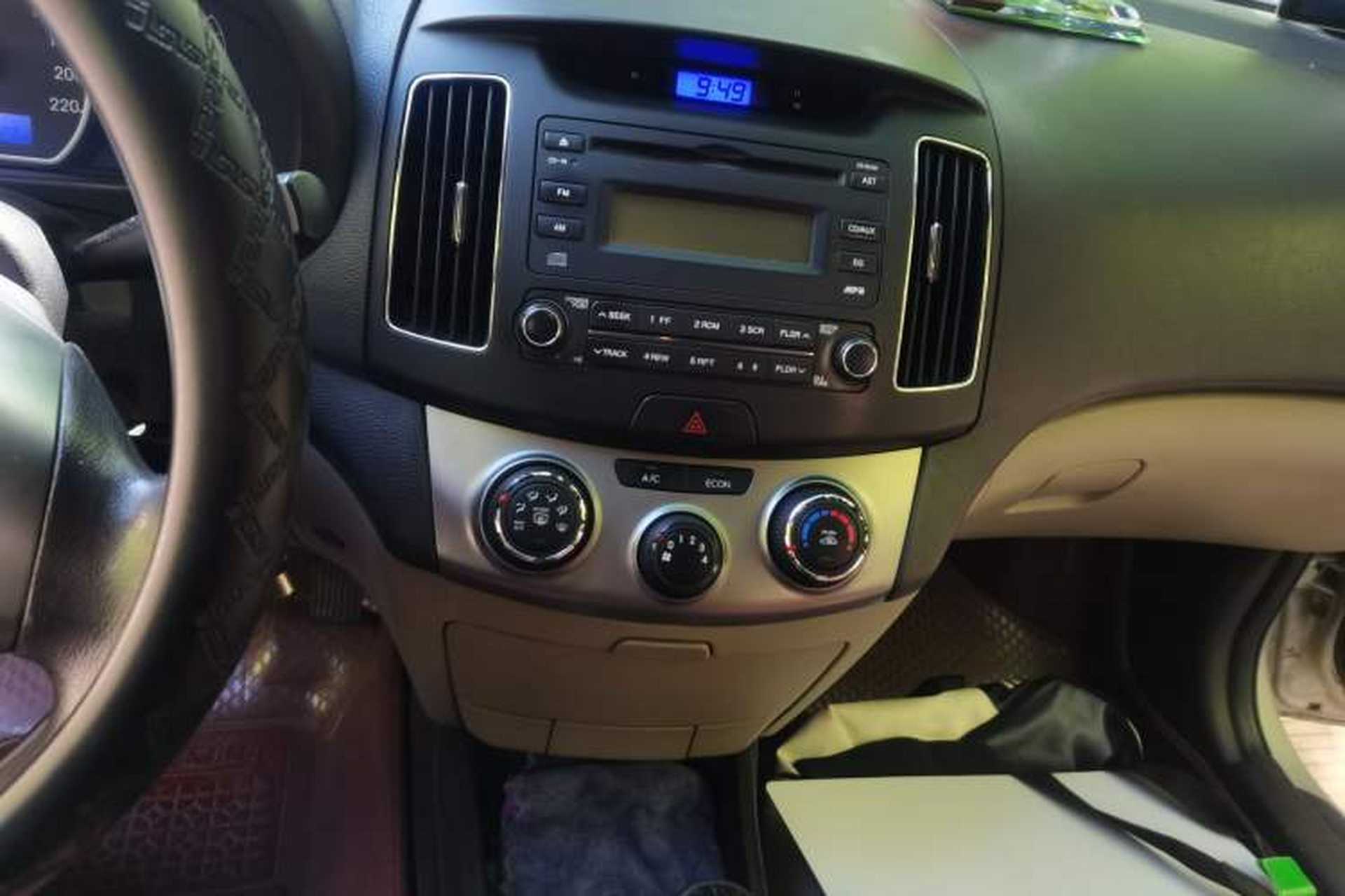 Used Hyundai Celesta 2011 1.6L Manual Comfort Edition Audio And AC Panel