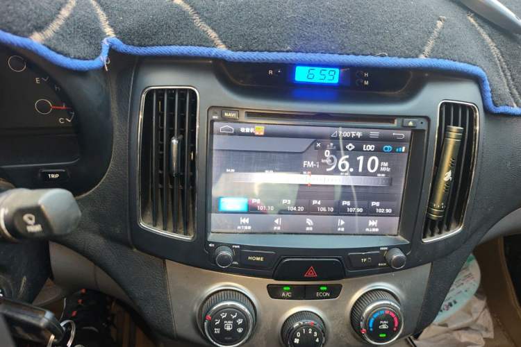 Used Hyundai Celesta 2011 1.6L Manual Comfort Edition Audio And AC Panel