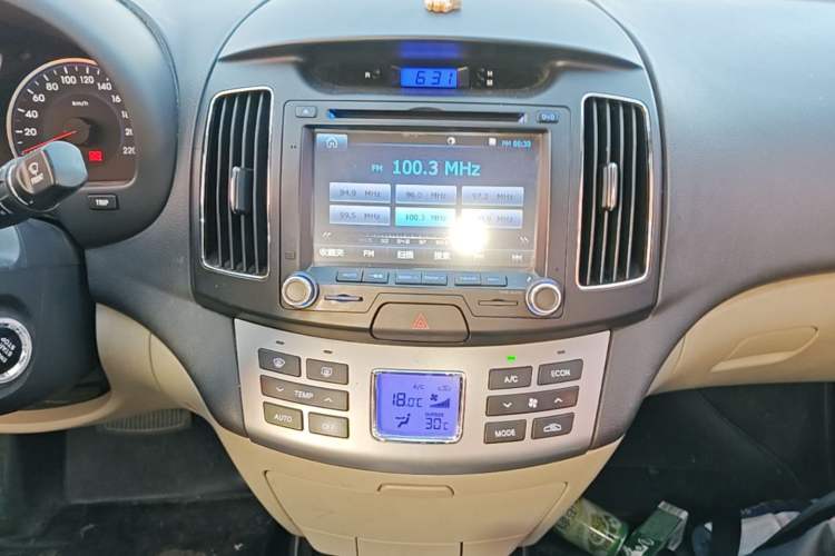 Used Hyundai Celesta 2011 1.6L Automatic Luxury Version Audio And AC Panel