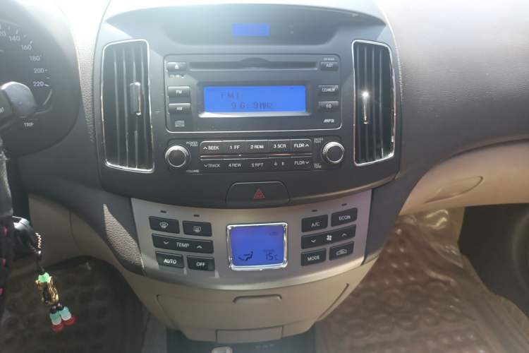 Used Hyundai Celesta 2011 1.6L Automatic Luxury Version Audio And AC Panel