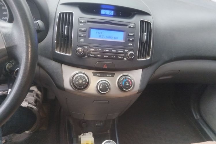 Used Hyundai Celesta 2011 1.6L Manual Luxury Model Audio And AC Panel