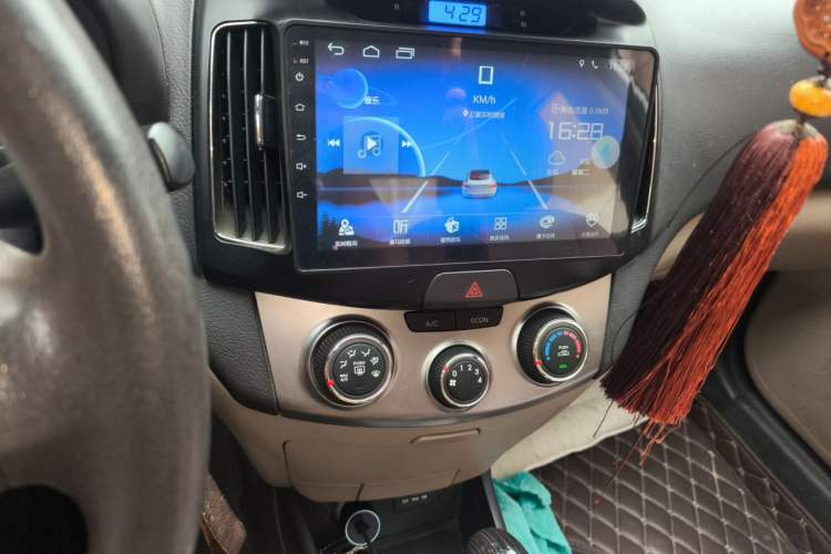 Used Hyundai Celesta 2011 1.6L Automatic Comfort Edition Audio And AC Panel