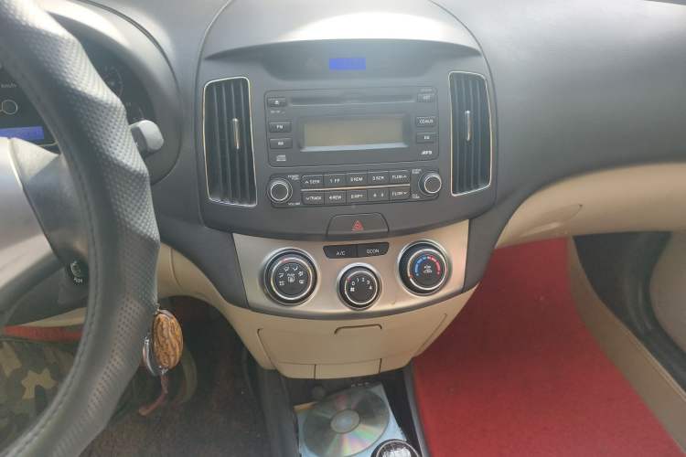 Used Hyundai Celesta 2011 1.6L Manual Comfort Edition Audio And AC Panel