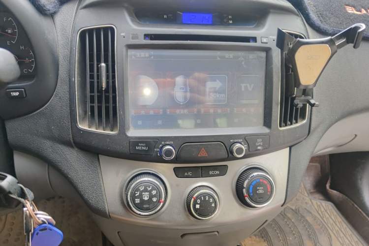 Used Hyundai Celesta 2011 1.6L Manual Luxury Model Audio And AC Panel