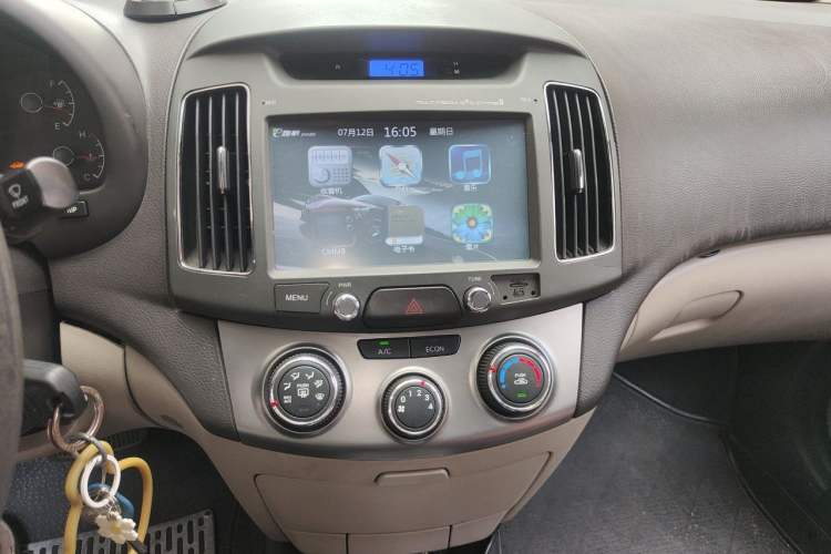 Used Hyundai Celesta 2011 1.6L Automatic Comfort Edition Audio And AC Panel