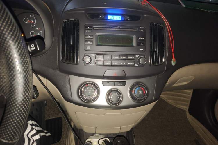 Used Hyundai Celesta 2011 1.6L Automatic Comfort Edition Audio And AC Panel