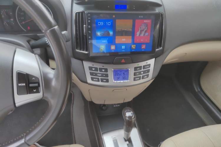 Used Hyundai Celesta 2011 1.6L Automatic Luxury Version Audio And AC Panel