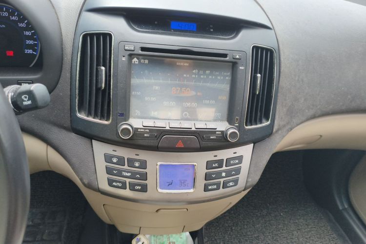 Used Hyundai Celesta 2011 1.6L Automatic Luxury Version Audio And AC Panel