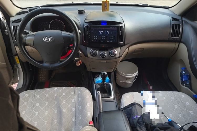 Used Hyundai Celesta 2011 1.6L Manual Comfort Edition Center Console