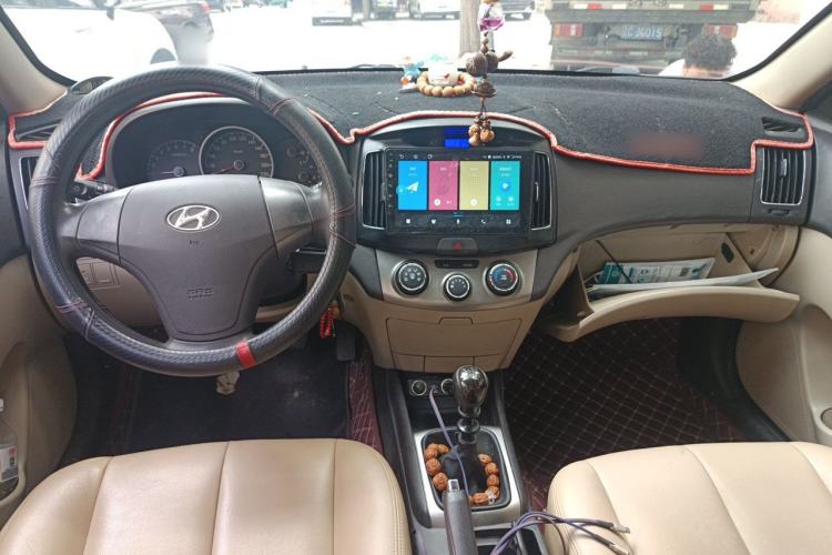 Used Hyundai Celesta 2011 1.6L Manual Comfort Edition Center Console