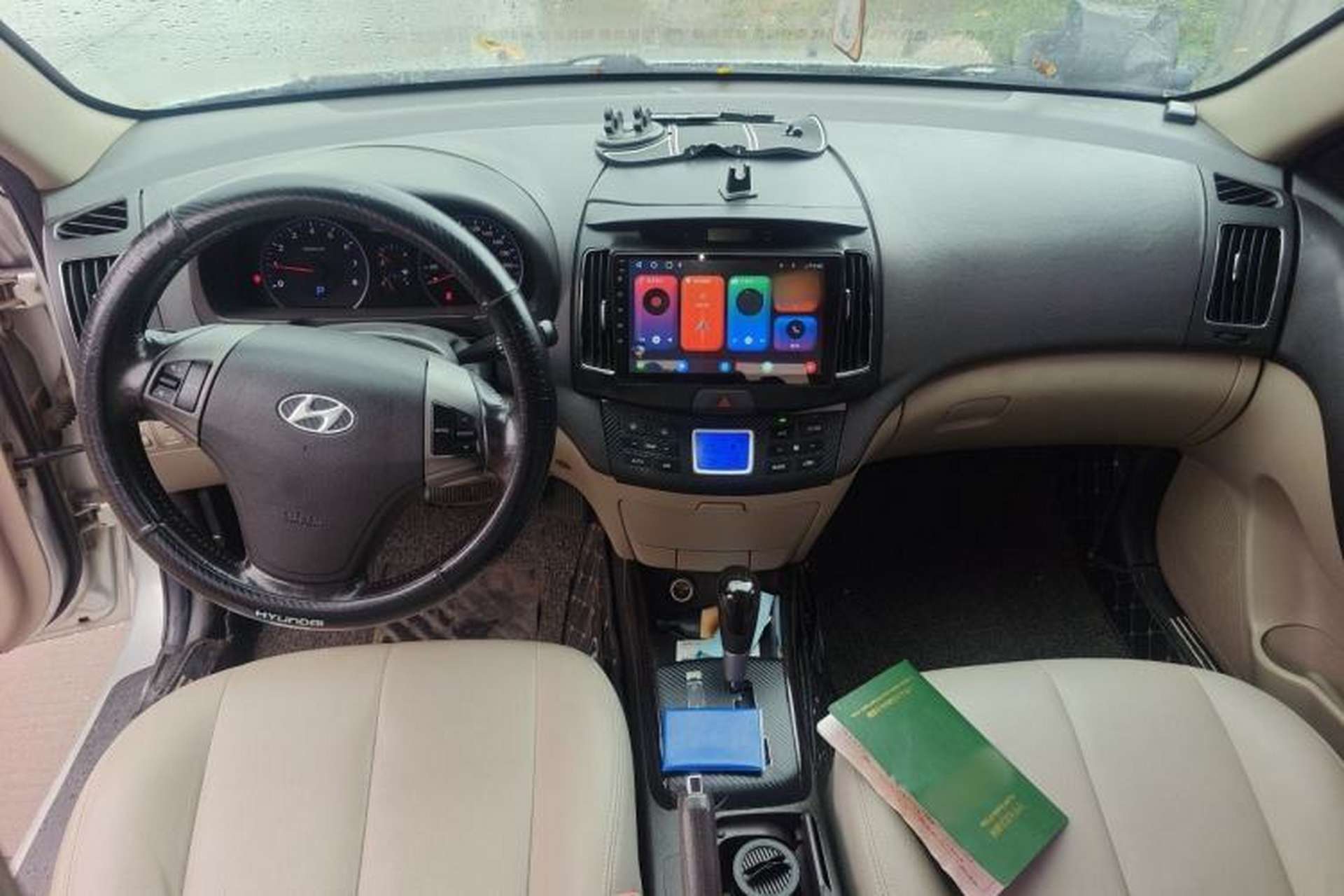 Used Hyundai Celesta 2011 1.6L Automatic Luxury Version Center Console