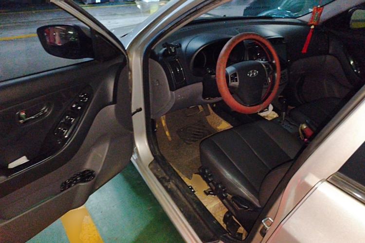 Used Hyundai Celesta 2011 1.6L Automatic Luxury Version Driver Seat