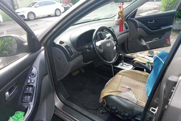 Used Hyundai Celesta 2011 1.6L Automatic Luxury Version Driver Seat