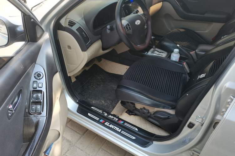 Used Hyundai Celesta 2011 1.6L Automatic Luxury Version Driver Seat