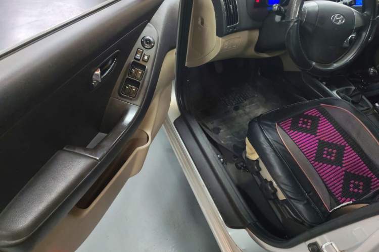 Used Hyundai Celesta 2011 1.6L Manual Luxury Model Driver Seat