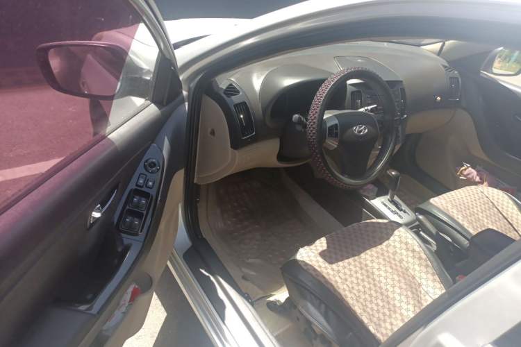Used Hyundai Celesta 2011 1.6L Automatic Luxury Version Driver Seat