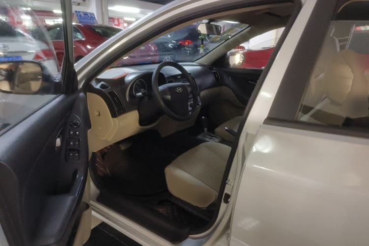 Used Hyundai Celesta 2011 1.6L Automatic Comfort Edition Driver Seat
