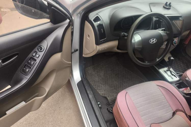 Used Hyundai Celesta 2011 1.6L Automatic Comfort Edition Driver Seat