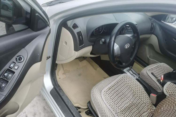 Used Hyundai Celesta 2011 1.6L Automatic Comfort Edition Driver Seat