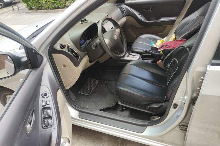 Used Hyundai Celesta 2011 1.6L Automatic Comfort Edition Driver Seat