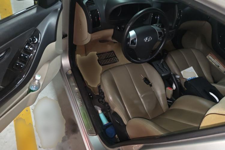 Used Hyundai Celesta 2011 1.6L Automatic Luxury Version Driver Seat