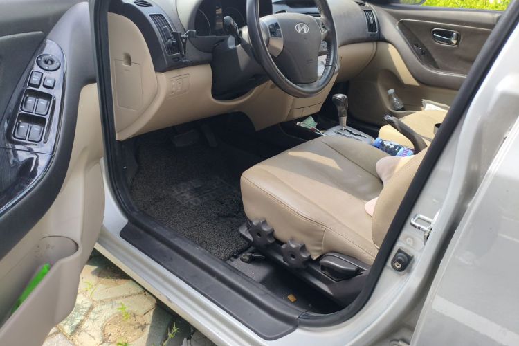 Used Hyundai Celesta 2011 1.6L Automatic Luxury Version Driver Seat