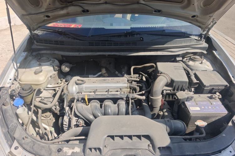 Used Hyundai Celesta 2011 1.6L Automatic Luxury Version Engine Bay