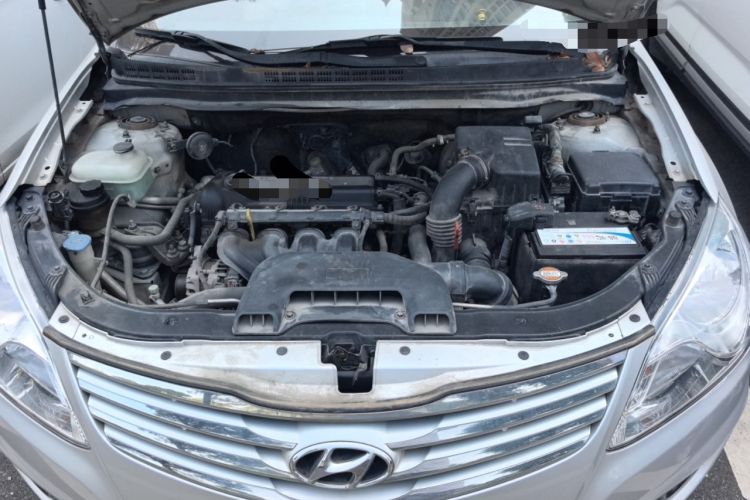 Used Hyundai Celesta 2011 1.6L Automatic Comfort Edition Engine Bay