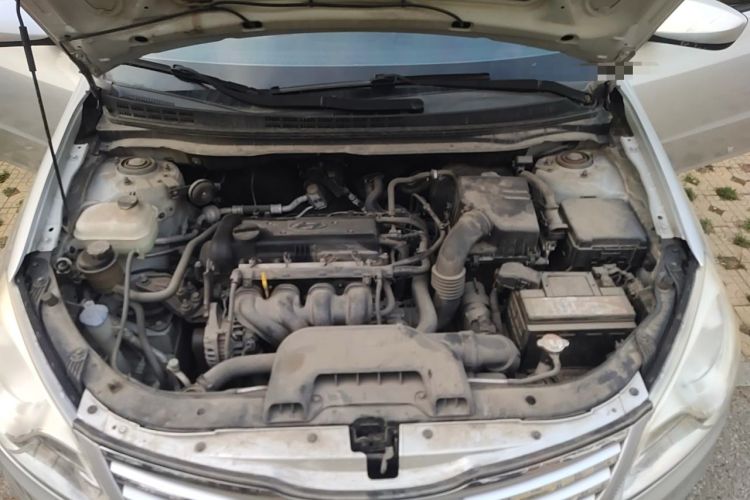 Used Hyundai Celesta 2011 1.6L Manual Comfort Edition Engine Bay