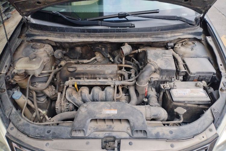 Used Hyundai Celesta 2011 1.6L Automatic Comfort Edition Engine Bay