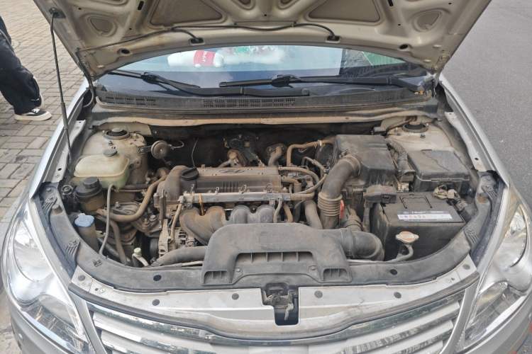 Used Hyundai Celesta 2011 1.6L Automatic Luxury Version Engine Bay
