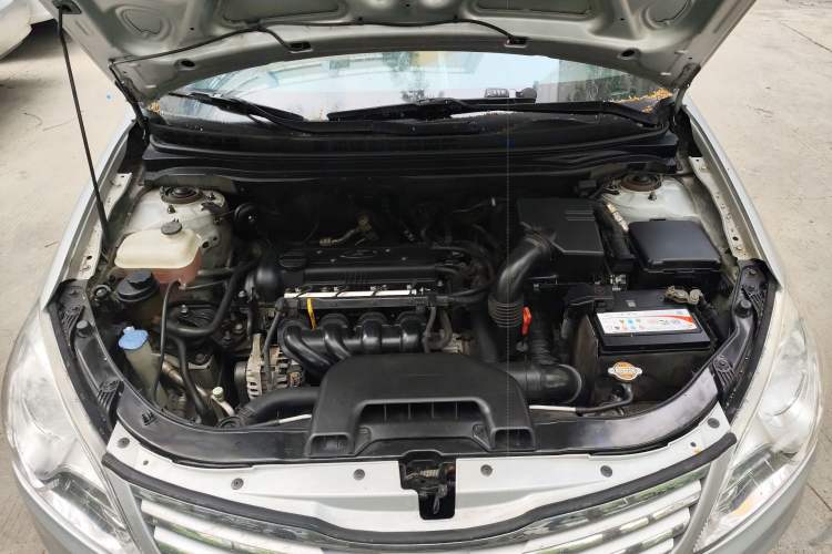 Used Hyundai Celesta 2011 1.6L Automatic Luxury Version Engine Bay