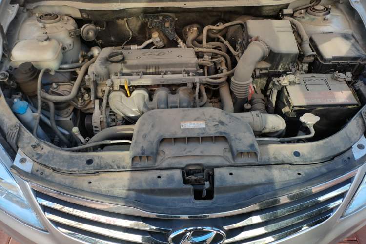 Used Hyundai Celesta 2011 1.6L Automatic Comfort Edition Engine Bay