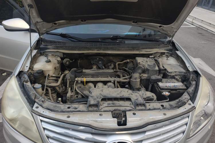 Used Hyundai Celesta 2011 1.6L Manual Comfort Edition Engine Bay