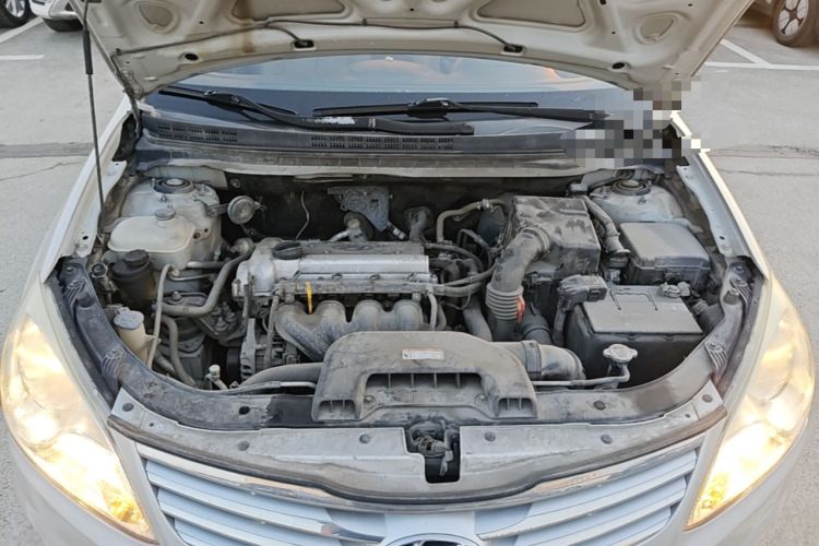 Used Hyundai Celesta 2011 1.6L Automatic Luxury Version Engine Bay