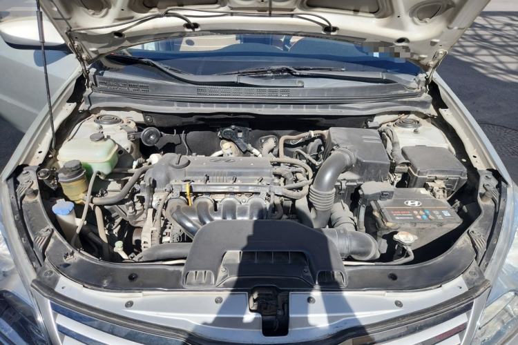 Used Hyundai Celesta 2011 1.6L Manual Comfort Edition Engine Bay