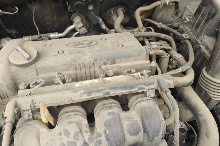 Used Hyundai Celesta 2011 1.6L Manual Comfort Edition Engine Bay