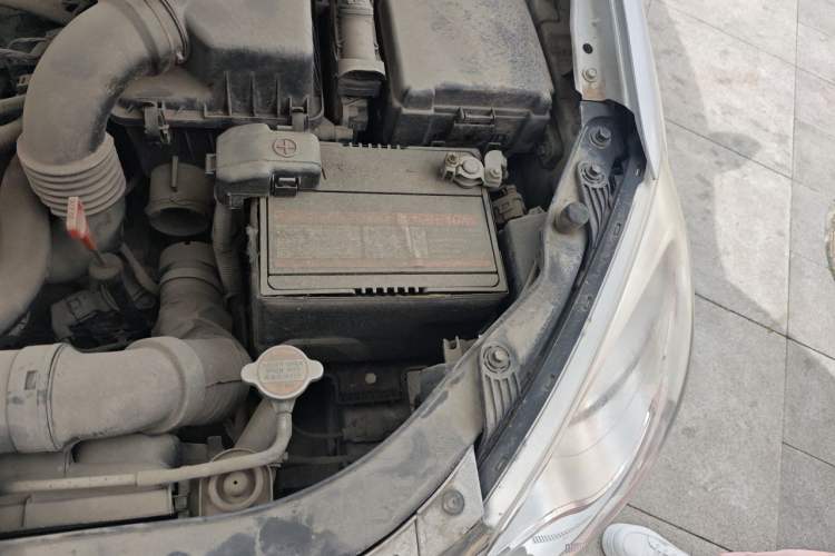 Used Hyundai Celesta 2011 1.6L Automatic Comfort Edition Engine Bay Left