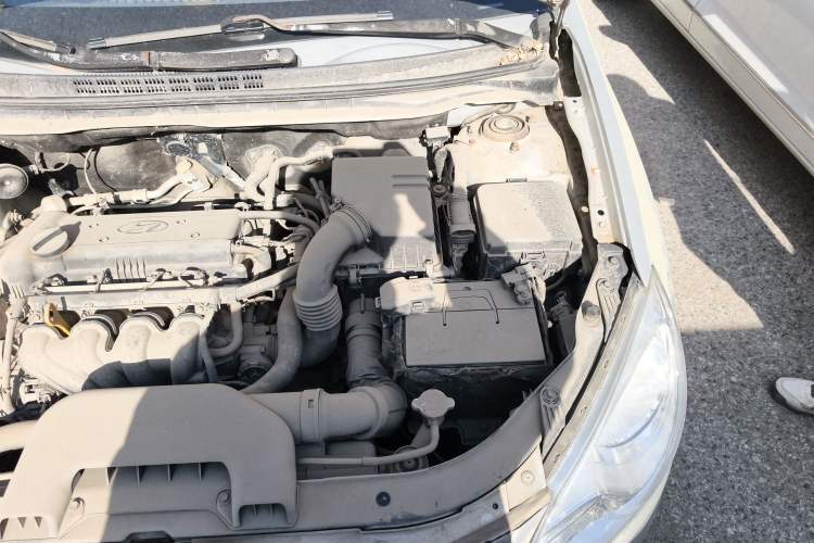 Used Hyundai Celesta 2011 1.6L Manual Comfort Edition Engine Bay Left