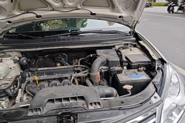 Used Hyundai Celesta 2011 1.6L Automatic Comfort Edition Engine Bay Left